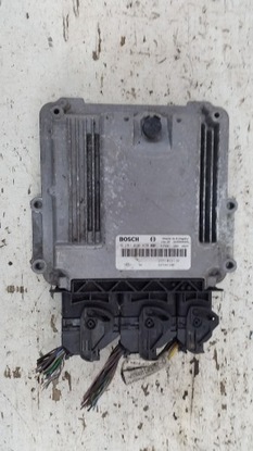 Комп'ютер ecu clio iv dacia 1.5 dci 0281030439 фото №1