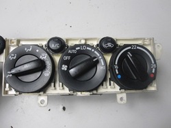 Панель кондиціонера toyota avensis 01r фото №1