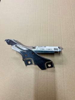 Петля капота оригінал лівий passat b8 3g0823301 фото №1