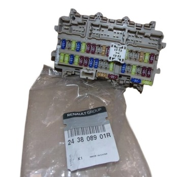 Коробка запобіжників 243808901r renault фото №1