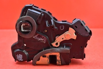 Замок дверь левый перед переднее eu toyota avensis t25 02-06 фото №1