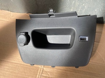 Панель usb гніздо citroen c3 aircross 1.2 thp 39041738 фото №1