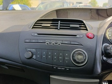 Honda civic 8 viii ufo 06-11 радио оригинальные cd без гидроусилителя код фото №1