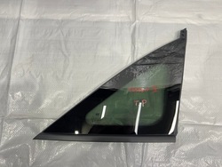 Hyundai tucson iv скло кузовна задня права фото №1