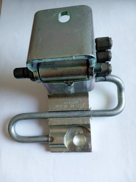 Петля дверь нижний перед touareg q7 7l0831411c новый оригинал. фото №1