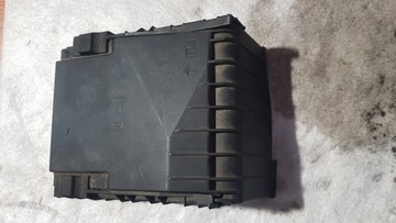 Vw eos 1.4tsi крышка предохранителей 1k0937132f фото №1