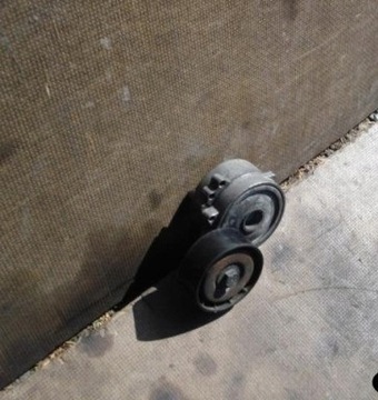 Land rover freelander ii 2.2 td4 натягувач ремінь фото №1