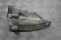 Лапи крепление двигателя c-klasa w205 a6512234304 фото №1