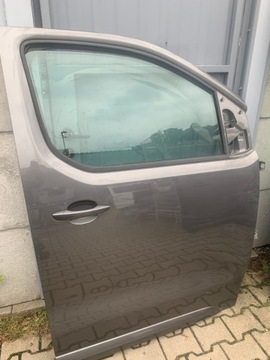 Дверь передние правые expert jumpy vivaro 2016-2024 фото №1