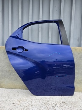 Toyota yaris iv 4 дверь правые зад задние фото №1