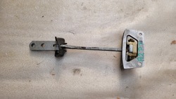 Audi a2 ограничитель дверь правые зад 8z0837429 фото №1