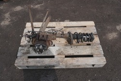 Kia sportage ii 2wd амортизатор mcpherson  поворотна опора амортизатор важіль лівий задній фото №1