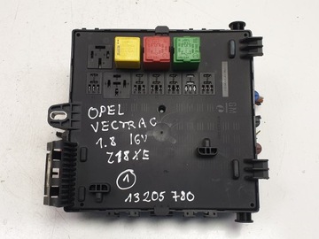 Opel vectra c коробка предохранителей 13205780 фото №1