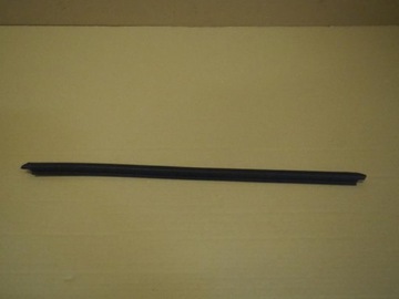 Планка накладка уплотнитель стекла левый зад duster ii фото №1