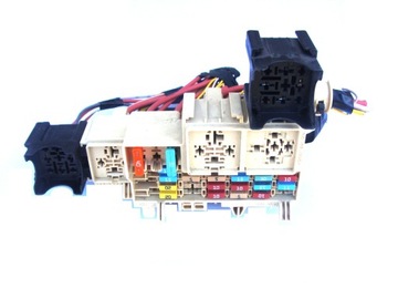 Коробка запобіжників renault kangoo ii 1.5 dci фото №1