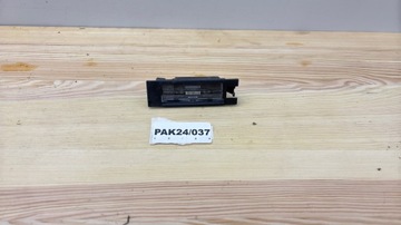 Лампа освітлення номерного знака opel astra adam zafira 13251936 pak24/037 фото №1