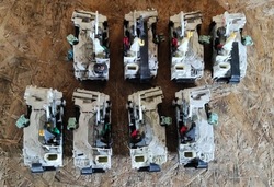 Замок двері праві зад dodge caliber гарантія фото №1