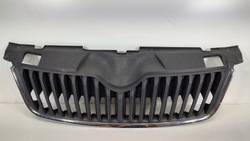 Решётка радиатора хром skoda fabia ii 10-14 рестайлинг 5j0853668c фото №1