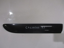 Планка заглушка накладка na рейлінг зад права citroen c4 cactus 14-16 фото №1