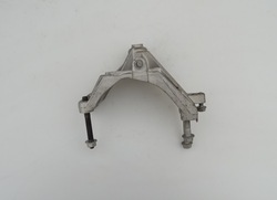 2010-2015 camaro 3.6 v6 лапи кріплення генератора фото №1