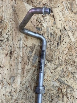 Audi q7 шланг масляний 7l0317821 фото №1