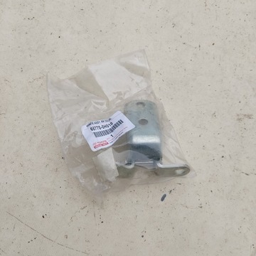 Петля дверь правый зад нижний toyota hilux verso фото №1