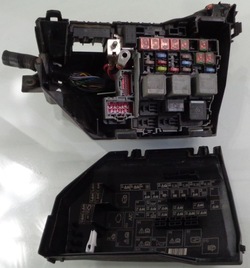 Ford galaxy mk3 2.2 tdci коробка предохранителей фото №1