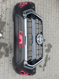 Toyota hilux 8 бампер переднє фото №1