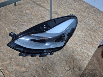 Tesla 3 iii y рестайлінг лампа передня перед ліва фото №1