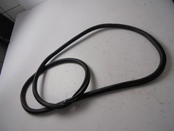 Прокладка двері лівий зад mercedes a-klasa w177 amg 2020 рік фото №1