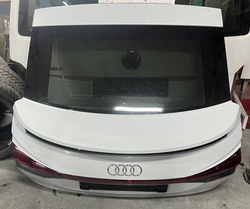 Audi q4 e-tron sportback кришка зад задня ls9r фото №1