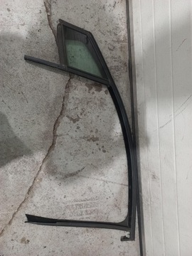 Скло przdnia ліва малий opel astra k v фото №1