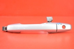 Ручка ліва перед передня срібна honda civic 8 viii 05-08 фото №1