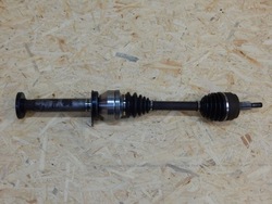 Vw t5 піввісь права перед 2.5 tdi фото №1