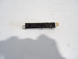 Audi q3 підсилювач антенний 8u0035225b фото №1