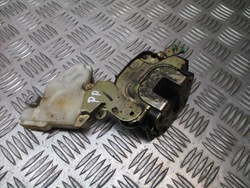 Замок двері праві перед nissan almera tino 8055261u66r фото №1