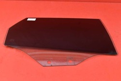 Стекло боковая правая зад audi a3 8p 5d sportback 04r фото №1