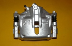 Супорт скоба праві перед jaguar x-type 01-09 300 фото №1