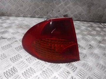 Лампа левая задняя toyota avensis t22 универсал фото №1