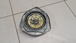 Динамік двері зад bose audi a8 d2 фото №1