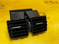 Решітка повітропровід зад тунелю середнього mercedes gls x166 фото №1