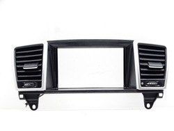 Решітка повітропровід середня рамка радіо mercedes ml w166 a1668300854 фото №1