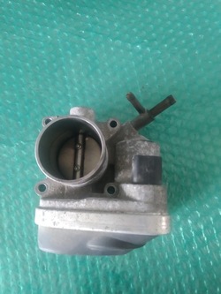 Дросельна заслінка skoda vw seat audi 1.4 047133062d фото №1