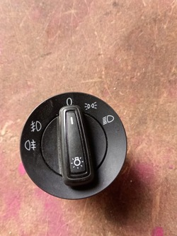 Volkswagen polo v 14r. вимикач світла 5g0941431t фото №1