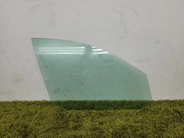 Скло правий перед mercedes w204 c 204 07- фото №1