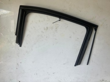 Рамка прокладка двері правий зад citroen c3 iii 9813202080 фото №1