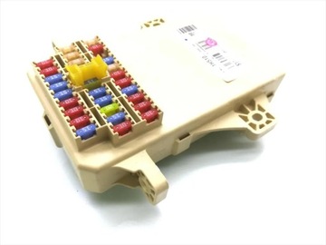 Hyundai i30 рамка / модуль предохранителей 1.4 бензин 80kw 109 hp 2010 фото №1