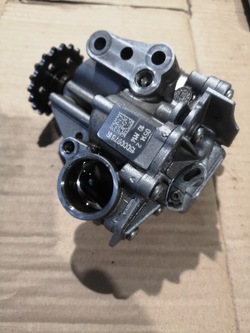 Насос масла renault 150009751r фото №1