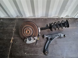 Volvo xc40 правые перед рычаг амортизатор поворотный кулак подвешивание правые kpl фото №1