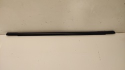 Hyundai bayon планка накладка двері ліва лівий задня зад ущільнювач скла 21-24 фото №1